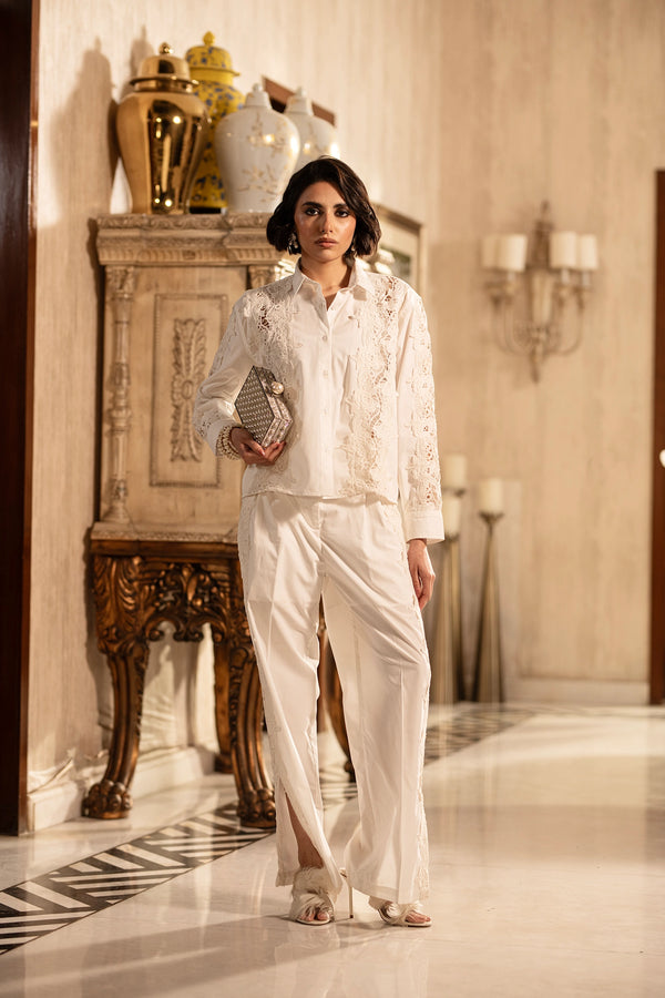 Bazaar Blanc – Street Royalty in White