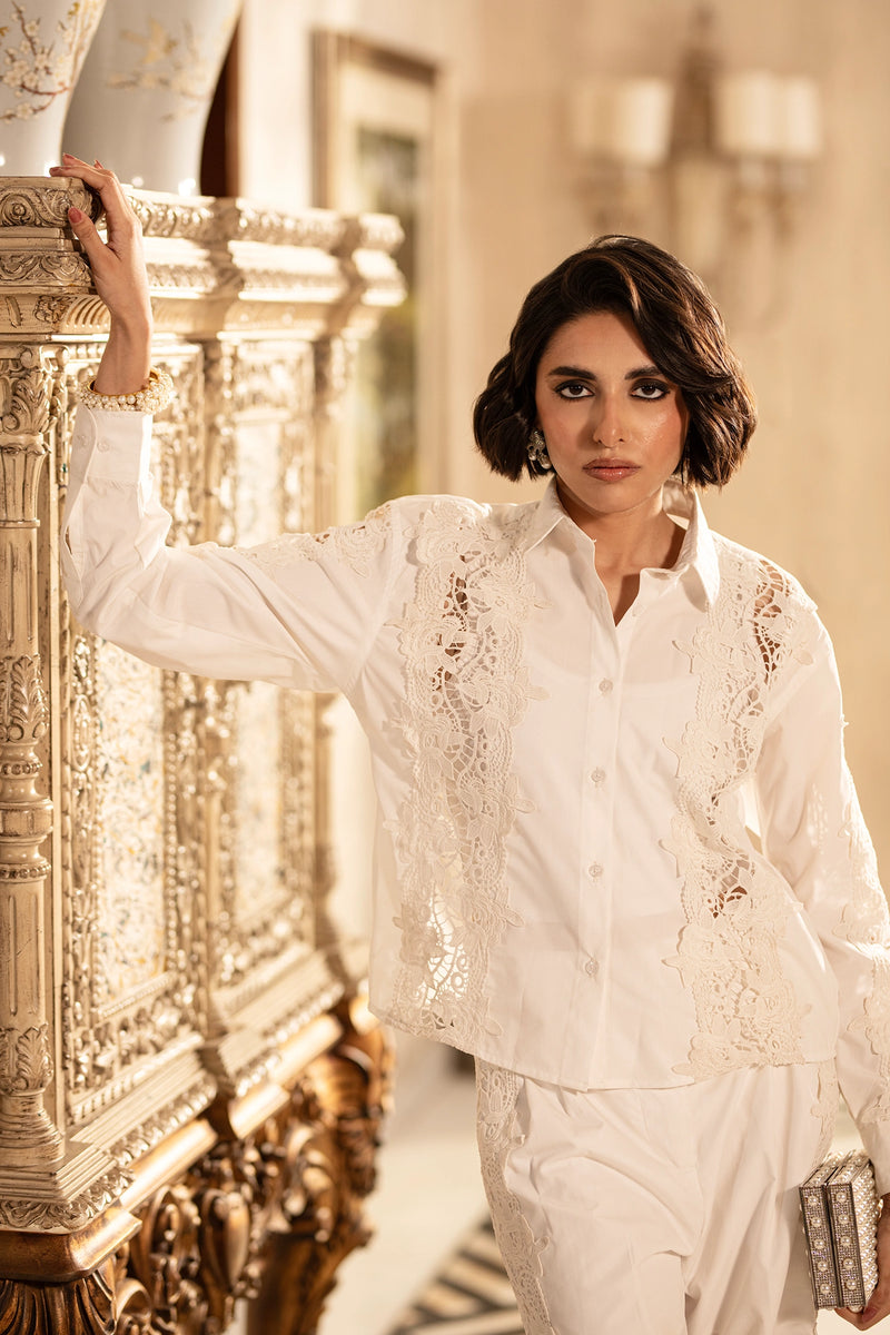 Bazaar Blanc – Street Royalty in White