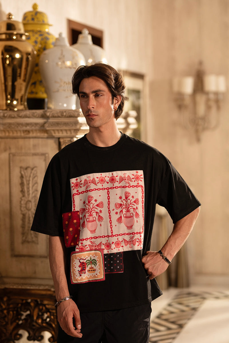 Patchwork Heritage Tee – Noir Edition (unisex)