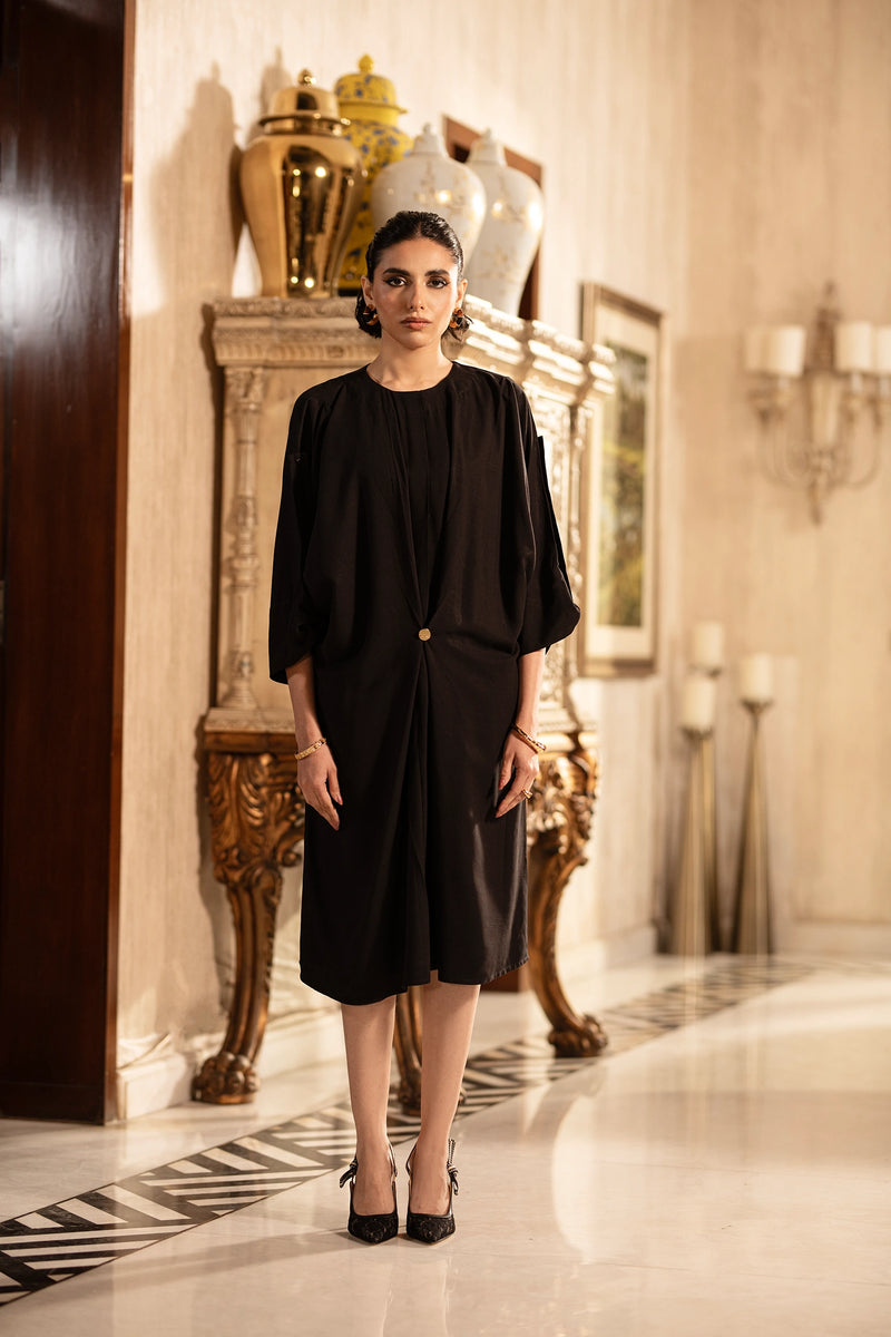 The Dusk Fold – Sculptural Elegance in Black