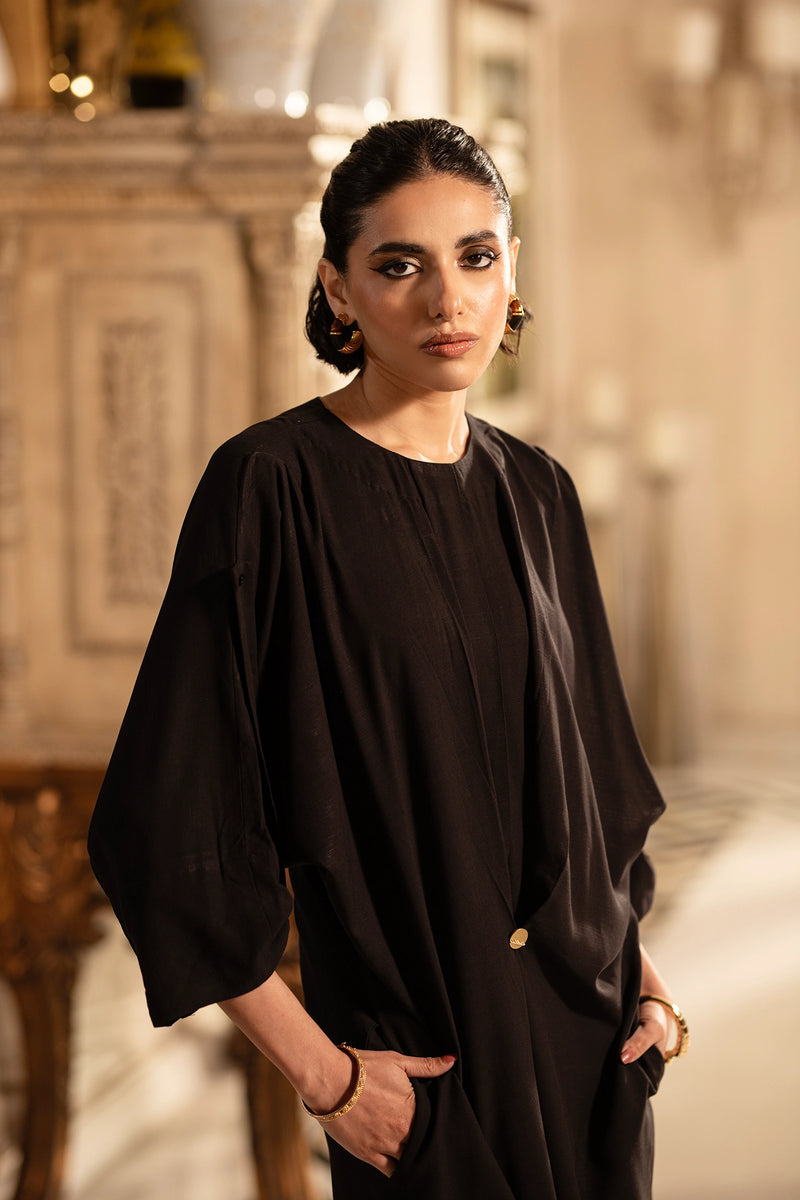 The Dusk Fold – Sculptural Elegance in Black