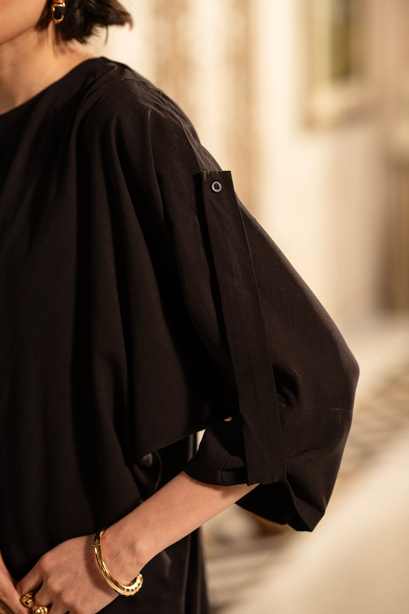 The Dusk Fold – Sculptural Elegance in Black